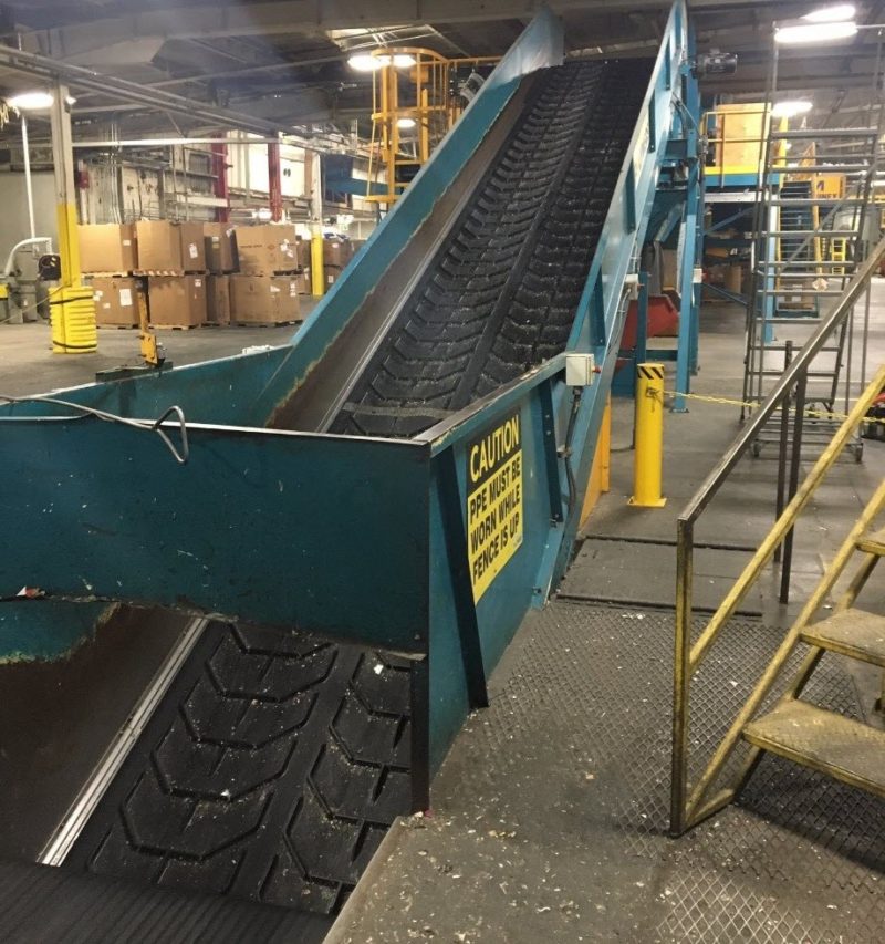 conveyor belt for waste segregation